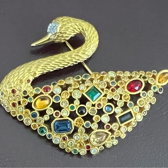 Elegant Swarovski Gold-tone Swan Brooch with Multicolor Gemstones - Picture 1 of 7